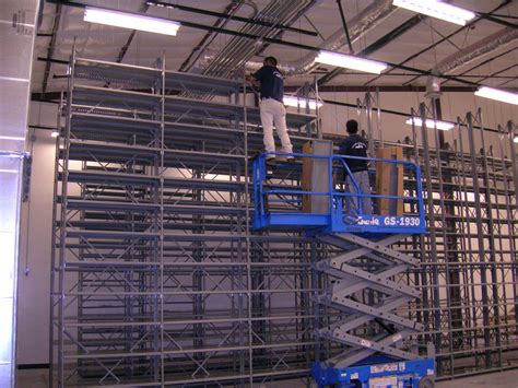 KW Series Shelving vs. Redi-Rack Pallet Racking