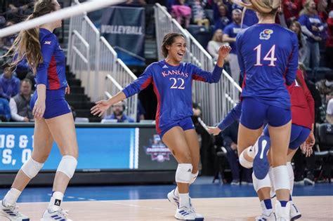 KU volleyball headed to the Sweet Sixteen for first time since 2015