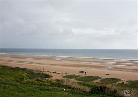 Omaha Beach Today - €4.50 + €4.50 + €1 levels: - Go-images Web