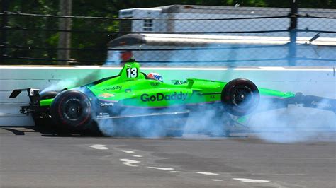 Danica Patrick crashes out of Indianapolis 500, her final race