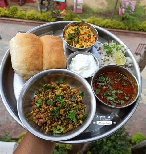 Authentic misal pav recipe - Mary's Kitchen