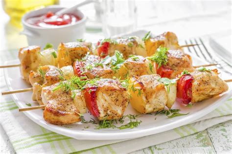 How to BBQ a Chicken Shish Kabob | Livestrong.com