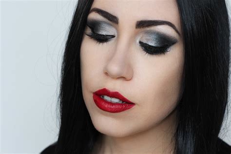 Makeup Monday: Morticia Addams Halloween Makeup - Living After Midnite