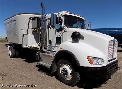 2014 Kenworth T440 vertical feed mixer truck in Menlo, KS | Item DE1147 sold | Purple Wave