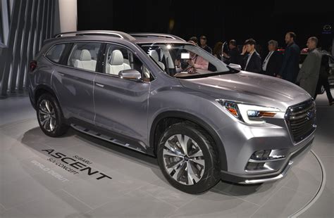 New Subaru Ascent aims to climb busy hill of crossover SUVs