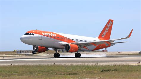 easyJet to become the world’s first major airline to operate net-