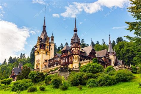 Peles castle, Sinaia, Romania — Stock Photo © wujekspeed #53077907