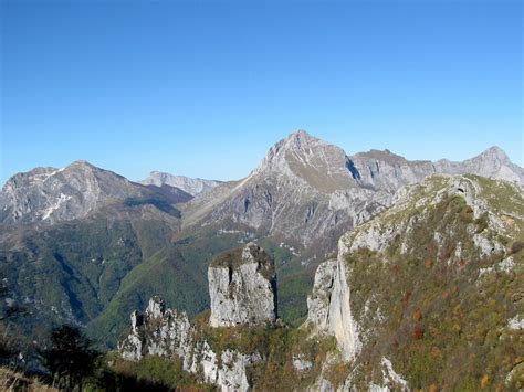 50 Hikes In and Around Tuscany: An Introduction to the Geology of the Alpi Apuane