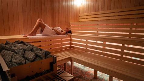 10 Amazing Health Benefits of Using a Dry Sauna