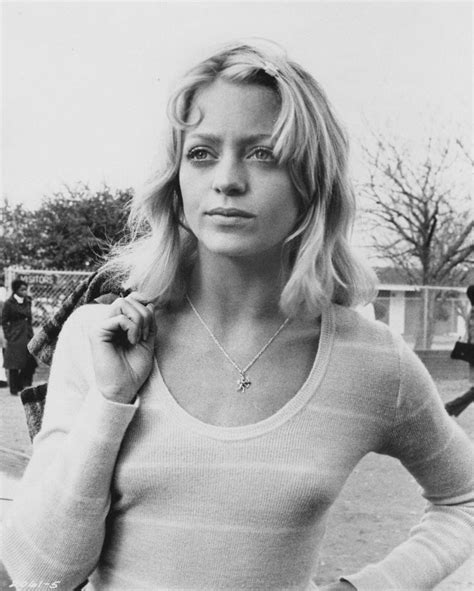 VintagePhotos on Twitter | Goldie hawn, Goldie hawn young, Goldie hawn ...