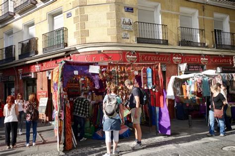 10 Tips for El Rastro Flea Market in Madrid | marjorierwilliams.com