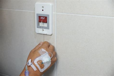 Medical Alert Systems No Monthly Fee: Emergency call button