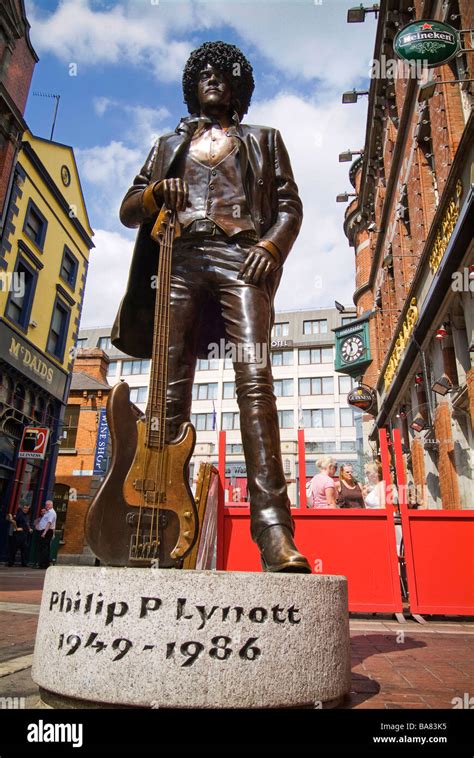 Phil Lynott Statue Dublin Ireland Stock Photo: 23535433 - Alamy