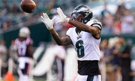 Eagles rookie DeVonta Smith shows elite traits in preseason debut