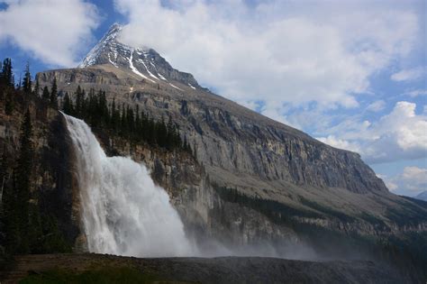 Mount Robson and Emperor Falls, Valemount, BC. : canada