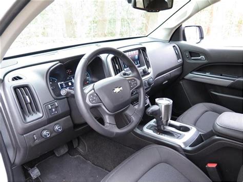 2020 Chevrolet Colorado: 116 Interior Photos | U.S. News