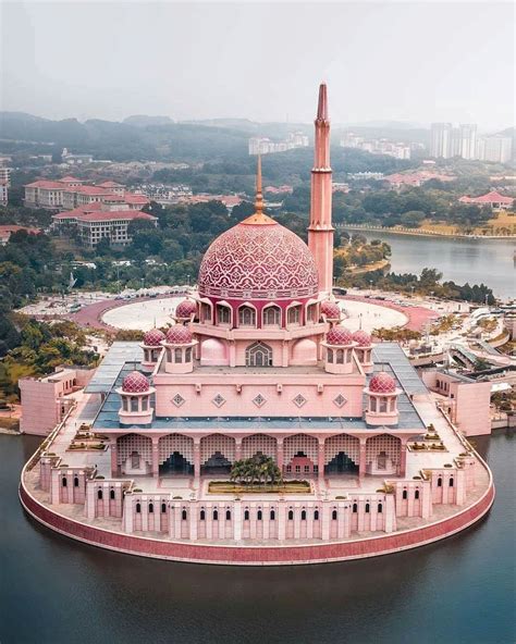 Putra Mosque, Putrajaya, Malaysia. | Pink mosque, Beautiful mosques, Mosque