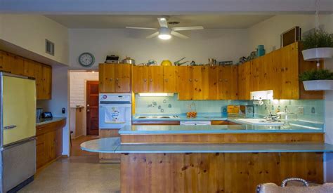 Mid-century kitchen retro - kitchy design in 2021 | Retro kitchen, Mid century kitchen, Kitchen ...