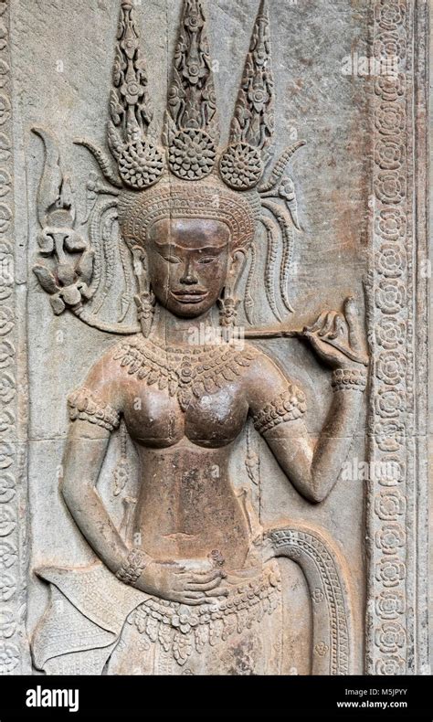 Devata figure at Angkor Wat bas-reliefs,Cambodia Stock Photo - Alamy