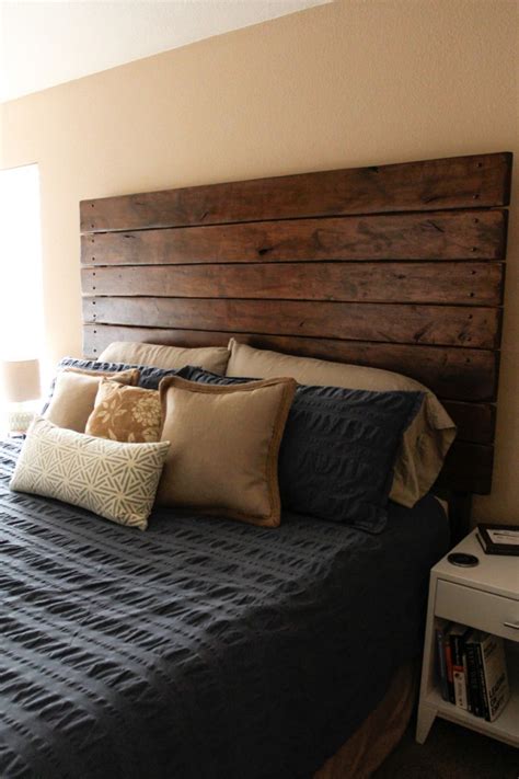 Easy DIY Wood Plank Headboard - Do-It-Yourself Fun Ideas | Bed headboard design, Wood furniture ...