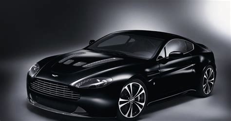 Aston Martin DBS Carbon Black Edition