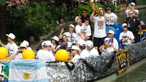 Spurs celebrate 5th NBA title on river - ABC11 Raleigh-Durham