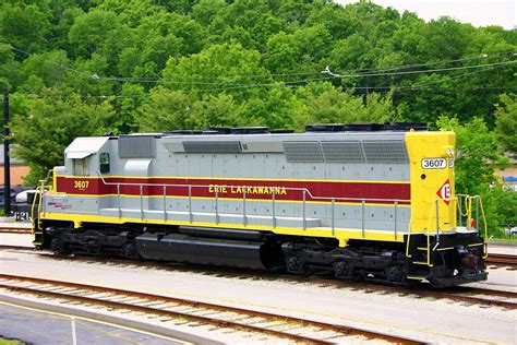 Trains | Locomotives | EMD SD45 | a six-axle diesel-electric locomotive ...