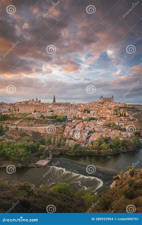 Toledo City Skyline at Sunset Stock Photo - Image of viewpoint, church ...