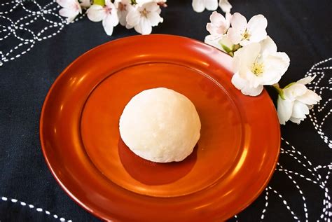 Recipes for Tom: Sakura daifuku / soft rice cake with cherry blossom bean paste