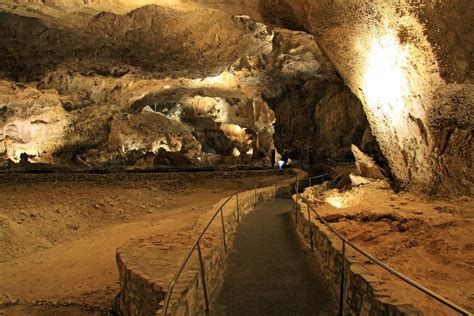 Carlsbad Caverns Tours - Big Room, Left Hand Tunnel, King's Palace ...