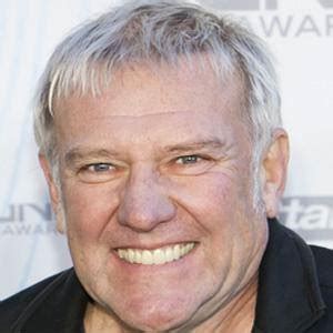 Alex Lifeson - Age, Family, Bio | Famous Birthdays