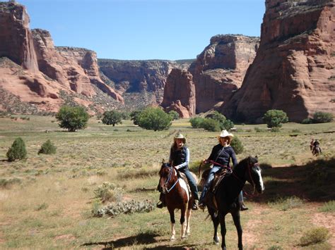 Canyon de Chelly, Arizona – Horse Trail Chicks