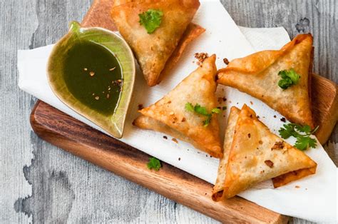 Lamb samosa or Beef Keema Samosa | Recipe52.com