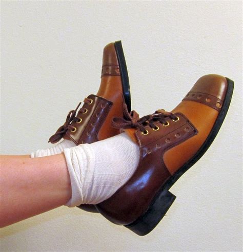 Vintage Buster Brown Shoes / 1970s Brown Oxfords / by BasyaBerkman