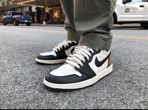 On feet pictures of the WTG Mocha Jordan 1's : r/FashionReps