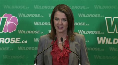 Wildrose caucus still wants Danielle Smith as leader | Globalnews.ca