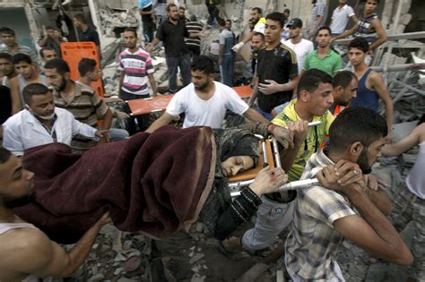 Airstrike Near U.N. School Kills 10 as Israel Shifts Troops in Gaza ...