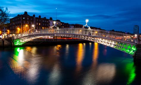 Ha’penny Bridge in Dublin Foto & Bild | city, world, nacht Bilder auf ...