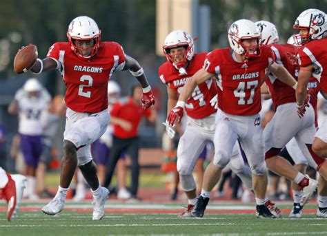 Sioux Falls dominates trenches, time of possession to top MSUM in Dragons football season opener ...