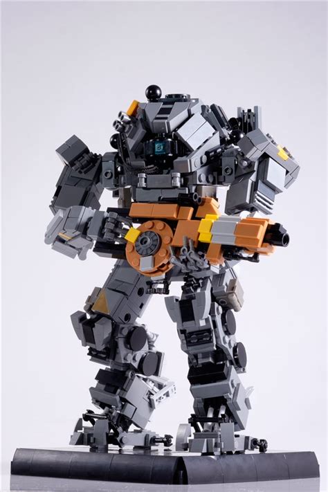 Three Titanfall 2 titans recreated in Lego