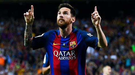 Messi và những siêu phẩm để đời trong màu áo Barca