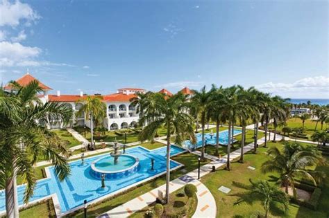 Lovely hotel with great staff, just getting a little tired in places - Review of Hotel Riu ...