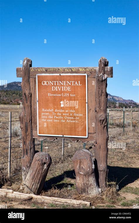 Continental divide sign hi-res stock photography and images - Alamy