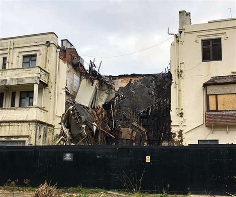 Derelict Lyndhurst Park Hotel starts to collapse