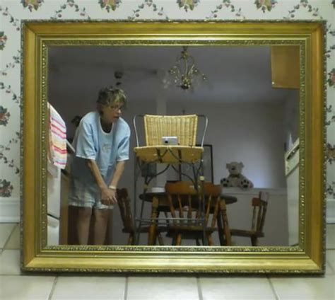 20 Photos Of People Trying To Sell Mirrors That Are So Funny And Will ...