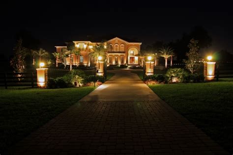How to Choose a Landscape Lighting Design That Fits Your Home