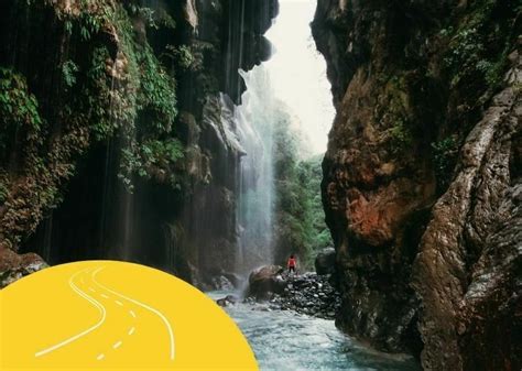 One Day Trip To Umbrella Waterfall - Group Tour