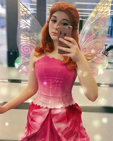 Dreaming about full photoshoot of Rosetta 🌷 . Costume by @glowingpearl Wings by @evartfxstudio