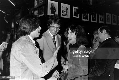 82 Carl Bernstein Nora Ephron Photos & High Res Pictures - Getty Images