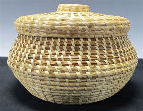 Lynette Youson SIGNED Hand Woven Sweetgrass Lidded Basket South Carolina #1 yqz | Hand weaving ...